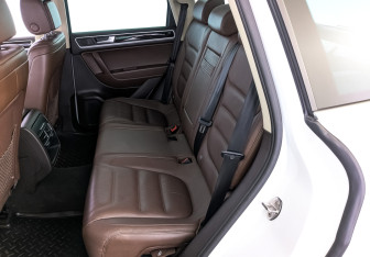 Подержанный автомобиль Volkswagen Touareg 2012 года (18 фото)
