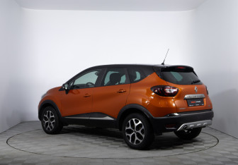 Подержанный автомобиль Renault Kaptur 2016 года (7 фото)