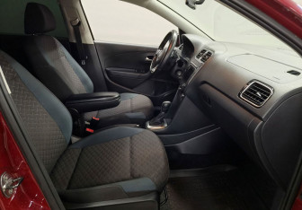 Подержанный автомобиль Volkswagen Polo Sedan 2019 года (9 фото)