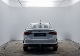 Подержанный автомобиль Hyundai Solaris Sedan 2021 года (6 фото)