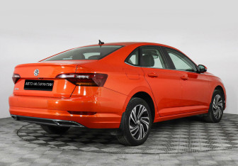 Подержанный автомобиль Volkswagen Jetta Sedan 2019 года (3 фото)