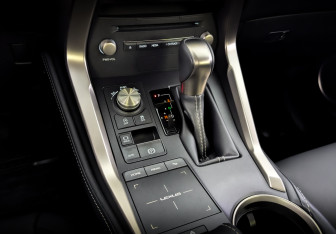 Подержанный автомобиль Lexus NX 2021 года (27 фото)