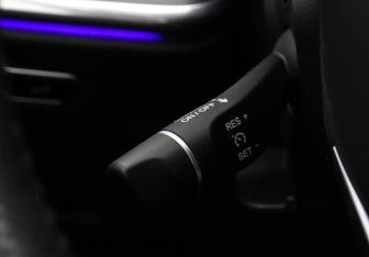 Подержанный автомобиль Hongqi HS5 2023 года (16 фото)