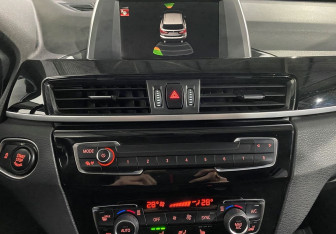 Подержанный автомобиль BMW X1 2017 года (13 фото)