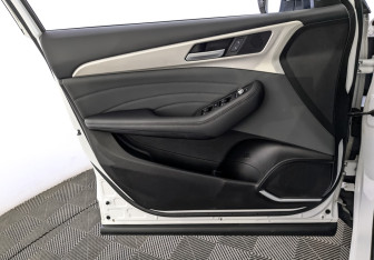 Подержанный автомобиль Haval F7 2023 года (19 фото)