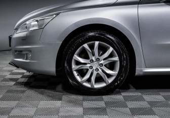 Подержанный автомобиль Peugeot 508 Sedan 2012 года (15 фото)