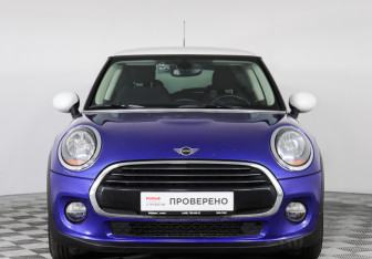 Подержанный автомобиль MINI Hatch 2018 года (2 фото)
