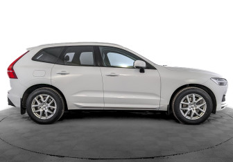 Подержанный автомобиль Volvo XC60 2019 года (4 фото)
