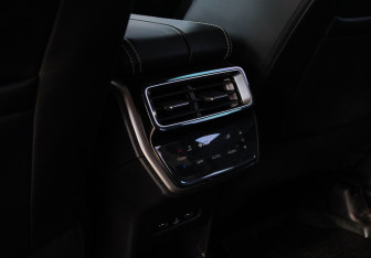 Подержанный автомобиль Geely Okavango 2022 года (11 фото)