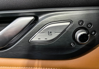 Подержанный автомобиль Changan CS95 2023 года (15 фото)