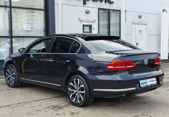 Подержанный автомобиль Volkswagen Passat Sedan 2013 года (7 фото)