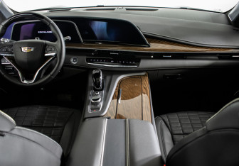 Подержанный автомобиль Cadillac Escalade Suv 2023 года (13 фото)