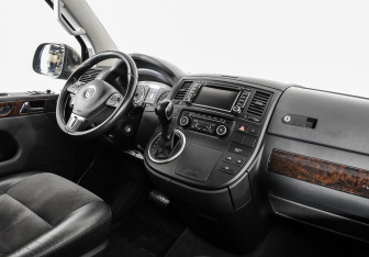 Подержанный автомобиль Volkswagen Multivan 2012 года (6 фото)