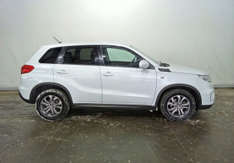 Подержанный автомобиль Suzuki Vitara 2018 года (4 фото)