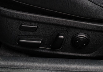 Подержанный автомобиль Kia Stinger 2018 года (17 фото)