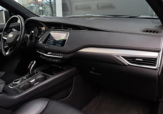 Подержанный автомобиль Cadillac XT4 2020 года (7 фото)