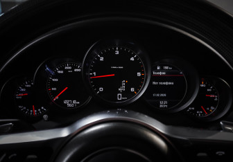 Подержанный автомобиль Porsche Cayenne 2016 года (15 фото)