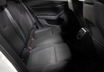 Подержанный автомобиль Skoda Octavia Liftback 2020 года (11 фото)