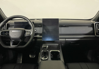 Подержанный автомобиль Jaecoo J7 2024 года (12 фото)