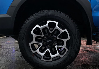 Подержанный автомобиль JAC T9 2024 года (9 фото)