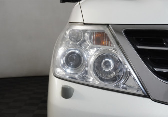 Подержанный автомобиль Nissan Patrol 2012 года (26 фото)