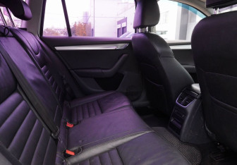Подержанный автомобиль Skoda Octavia Wagon 2015 года (10 фото)