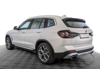Подержанный автомобиль BMW X3 2021 года (7 фото)