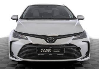 Подержанный автомобиль Toyota Corolla Sedan 2022 года (2 фото)
