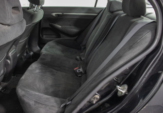 Подержанный автомобиль Honda Civic Sedan 2010 года (11 фото)