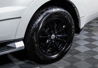 Подержанный автомобиль Mitsubishi Pajero 2019 года (15 фото)