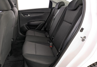 Подержанный автомобиль Kia Rio Sedan 2021 года (18 фото)