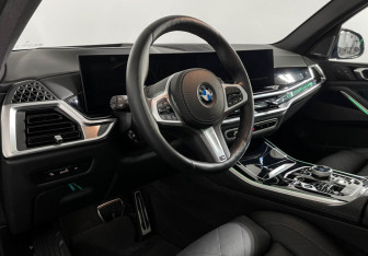 Подержанный автомобиль BMW X5 2024 года (12 фото)
