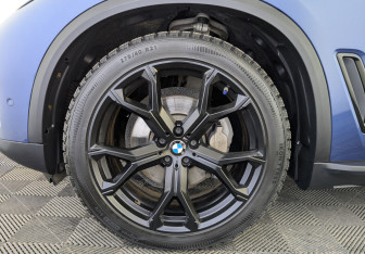 Подержанный автомобиль BMW X5 2019 года (12 фото)