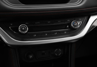 Подержанный автомобиль JAC JS3 2023 года (9 фото)