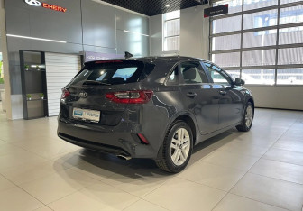 Подержанный автомобиль Kia Ceed Hatchback 2020 года (4 фото)