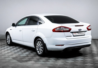 Подержанный автомобиль Ford Mondeo Sedan 2012 года (7 фото)