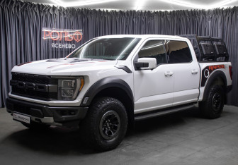 Подержанный автомобиль Ford F-150 2022 года (1 фото)