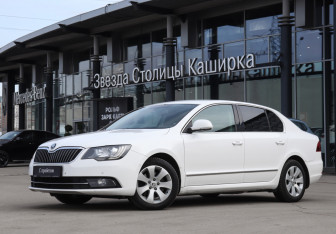 Подержанный автомобиль Skoda Superb Liftback 2013 года (20 фото)