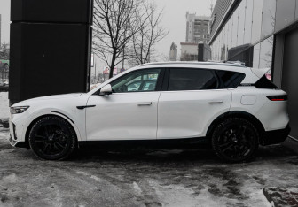 Подержанный автомобиль Voyah Free 2023 года (8 фото)