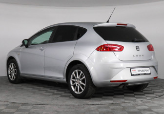 Подержанный автомобиль SEAT Leon Hatchback 2011 года (7 фото)