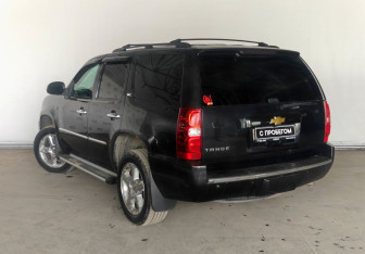 Подержанный автомобиль Chevrolet Tahoe 2012 года (7 фото)
