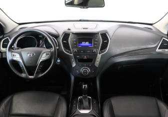 Подержанный автомобиль Hyundai Santa Fe 2016 года (8 фото)