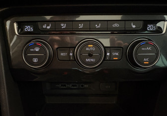 Подержанный автомобиль Volkswagen Tiguan 2018 года (18 фото)