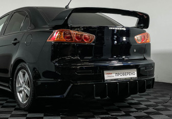 Подержанный автомобиль Mitsubishi Lancer Sedan 2008 года (15 фото)