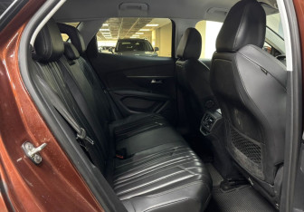 Подержанный автомобиль Peugeot 3008 2017 года (11 фото)