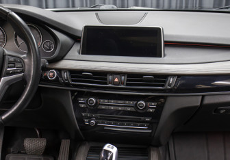 Подержанный автомобиль BMW X5 2016 года (15 фото)