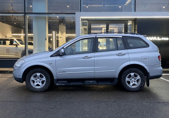 Подержанный автомобиль SsangYong Kyron 2009 года (8 фото)