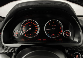 Подержанный автомобиль BMW X6 2018 года (13 фото)