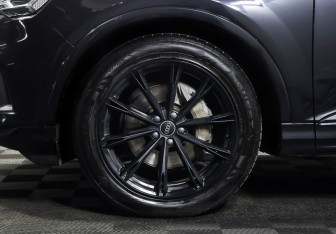 Подержанный автомобиль Audi Q7 2020 года (28 фото)