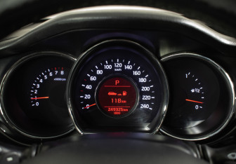 Подержанный автомобиль Kia Ceed Hatchback 2012 года (12 фото)